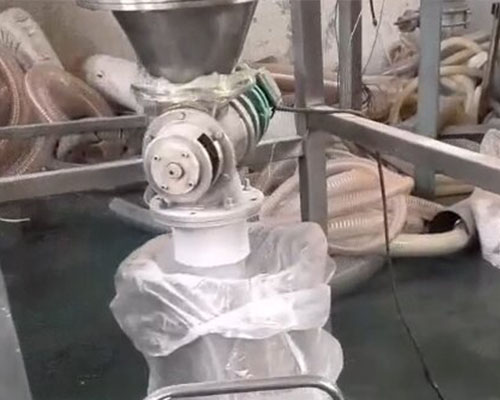 <b>江苏客户蜡粉超细粉碎机生产调试</b>